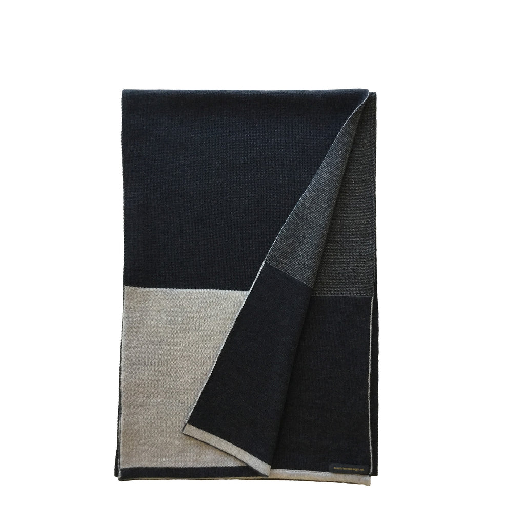SchlaufenSchal aus Merinowolle – Made in Austria