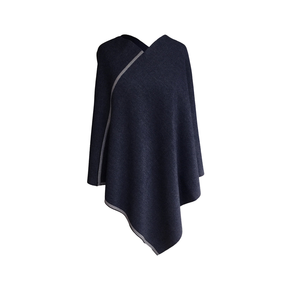 DreieckPoncho dünn aus Merinowolle – Made in Austria