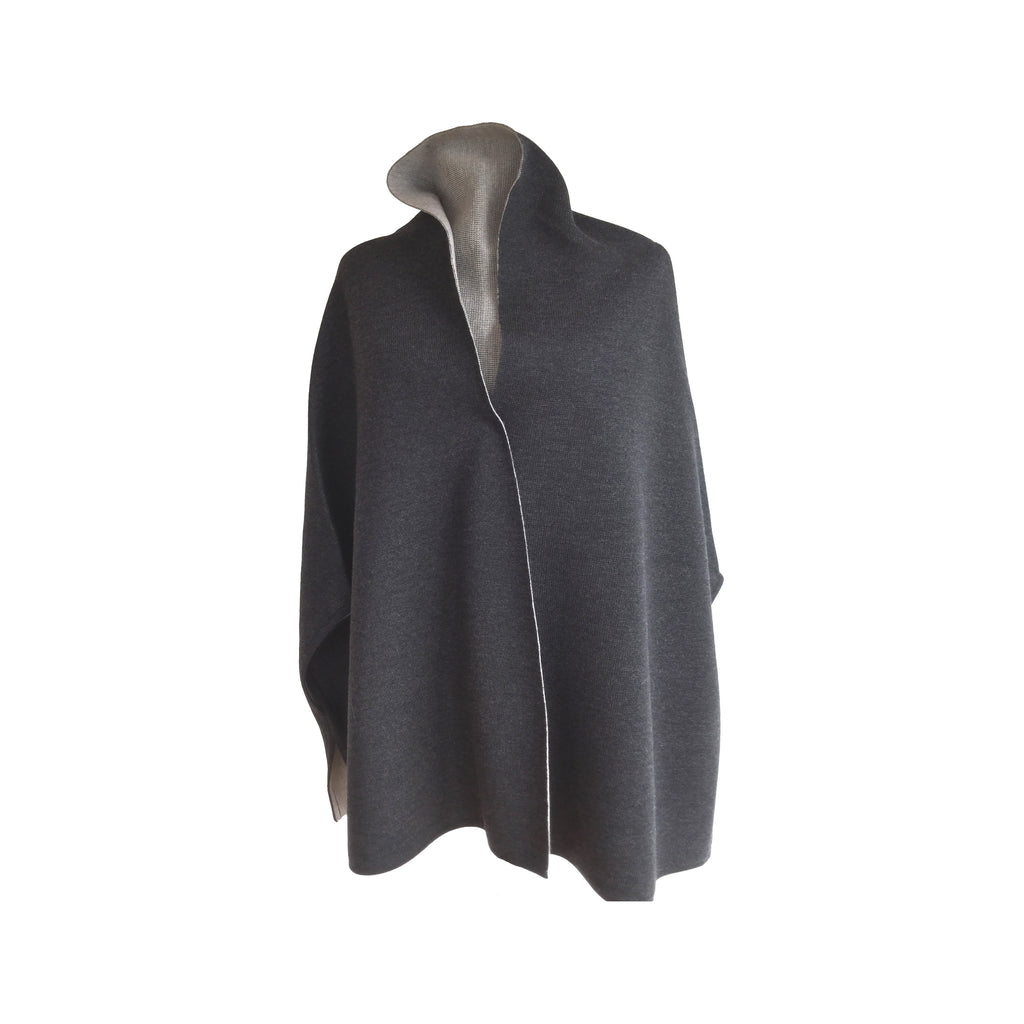 MantelCape aus Merinowolle – Made in Austria