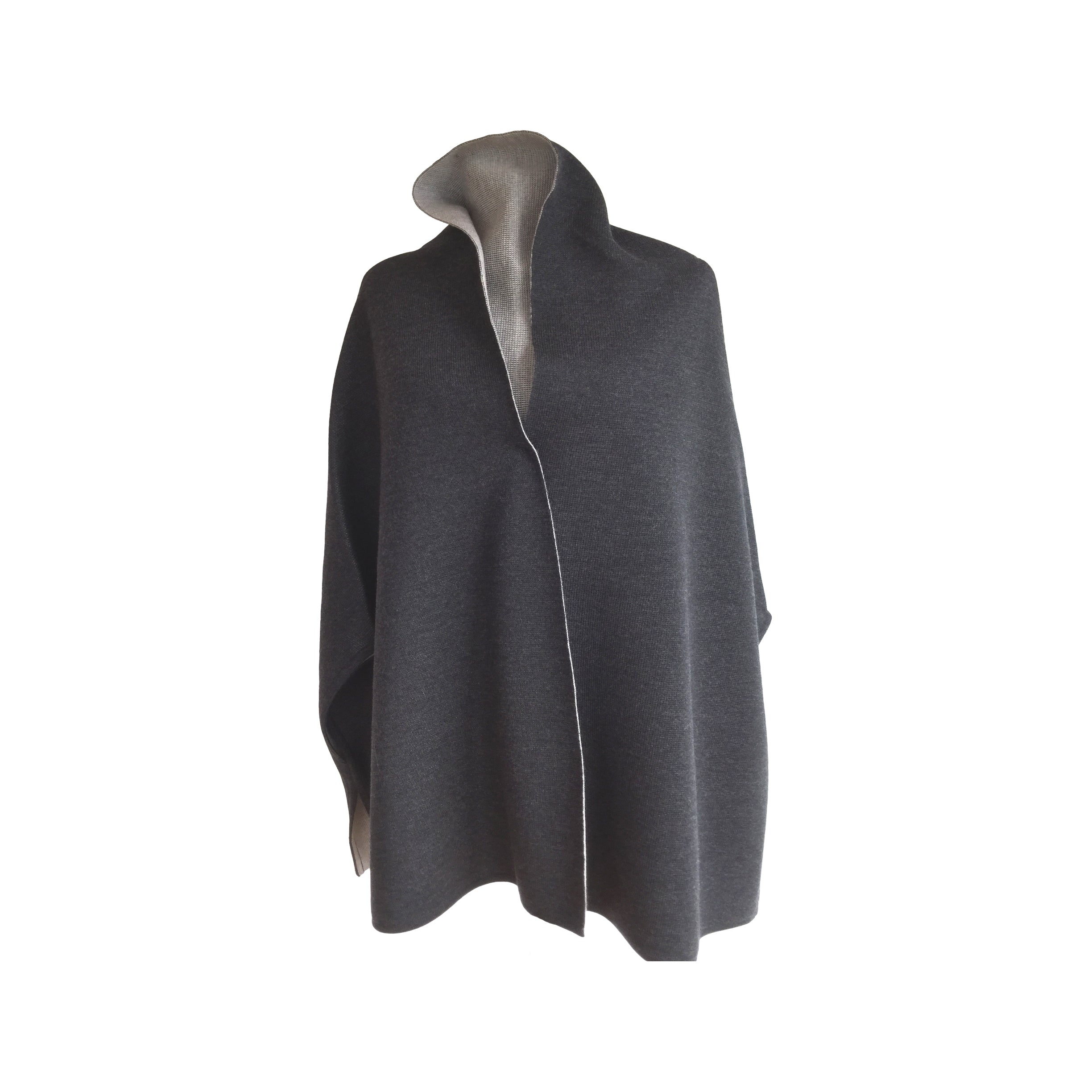 MantelCape aus Merinowolle – Made in Austria