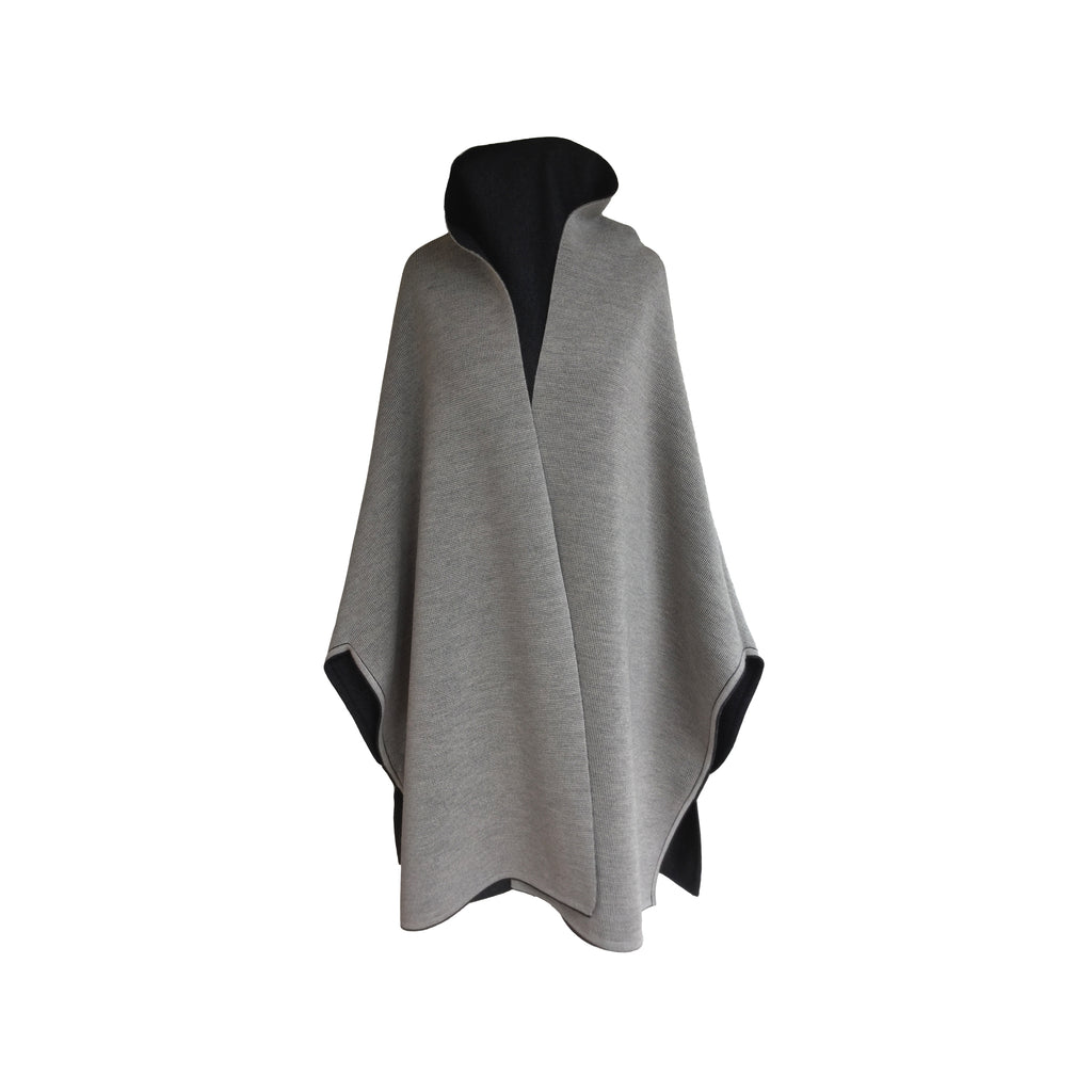 MantelCape aus Merinowolle – Made in Austria