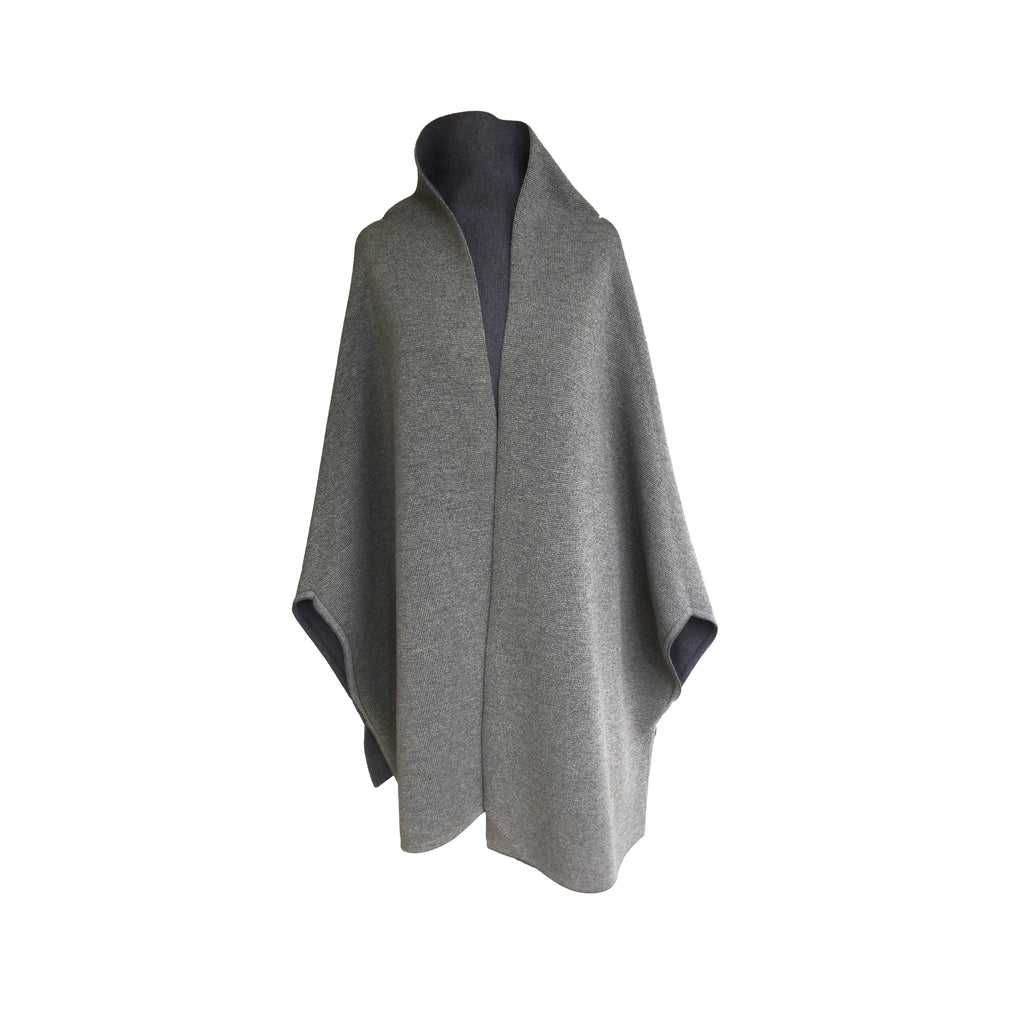 MantelCape aus Merinowolle – Made in Austria