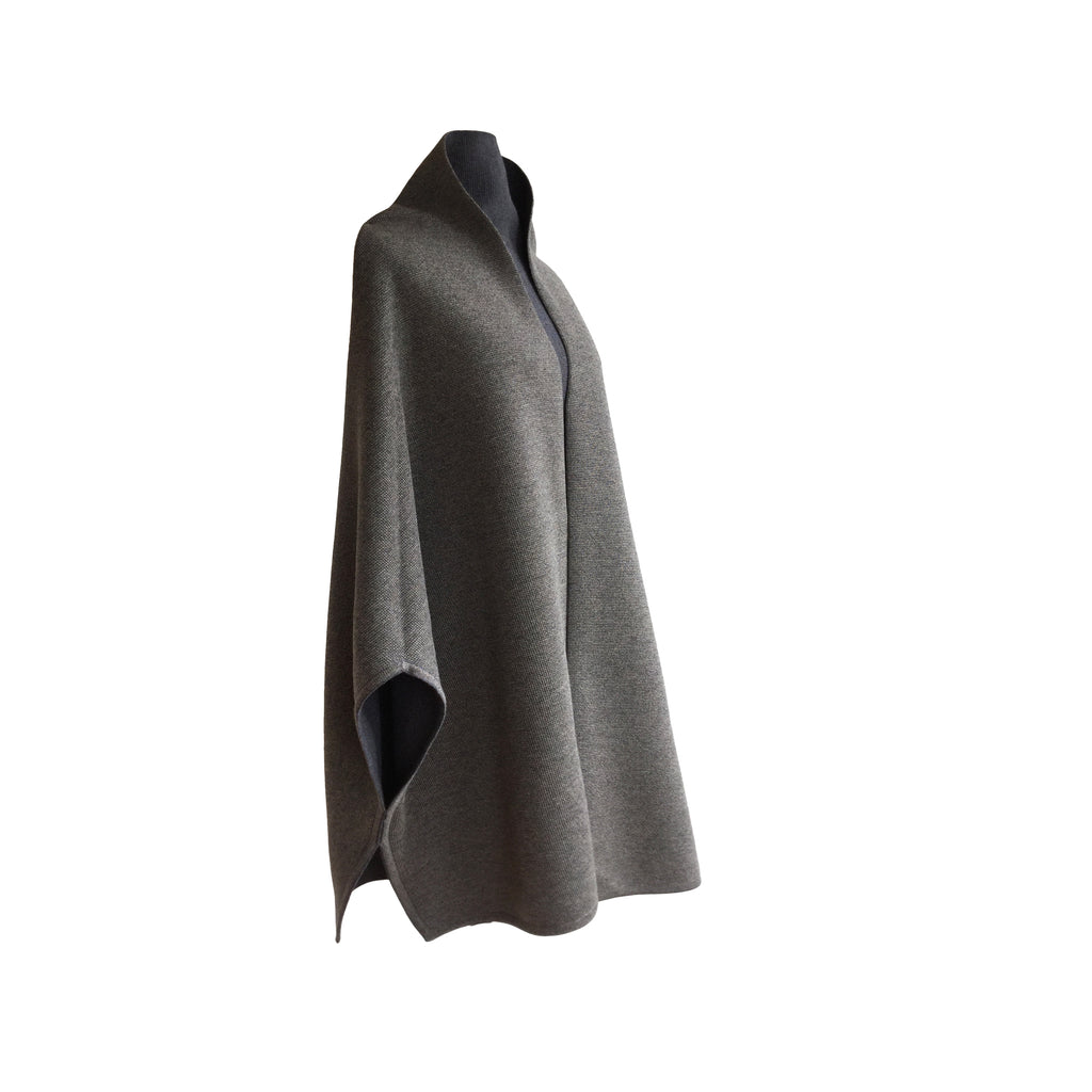 MantelCape aus Merinowolle – Made in Austria