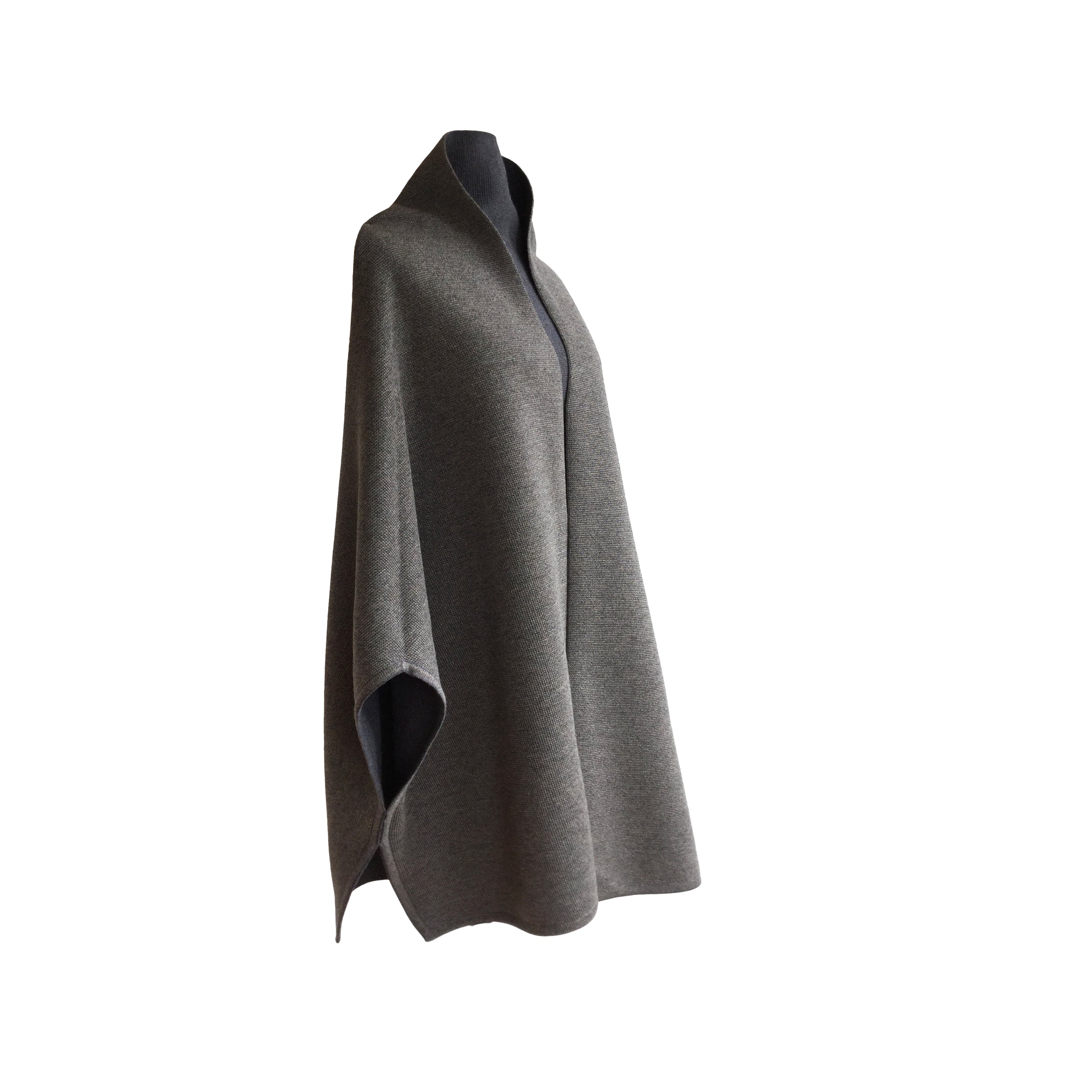 MantelCape aus Merinowolle – Made in Austria