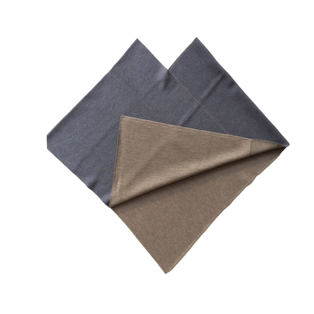 DreieckPoncho dick aus Merinowolle – Made in Austria