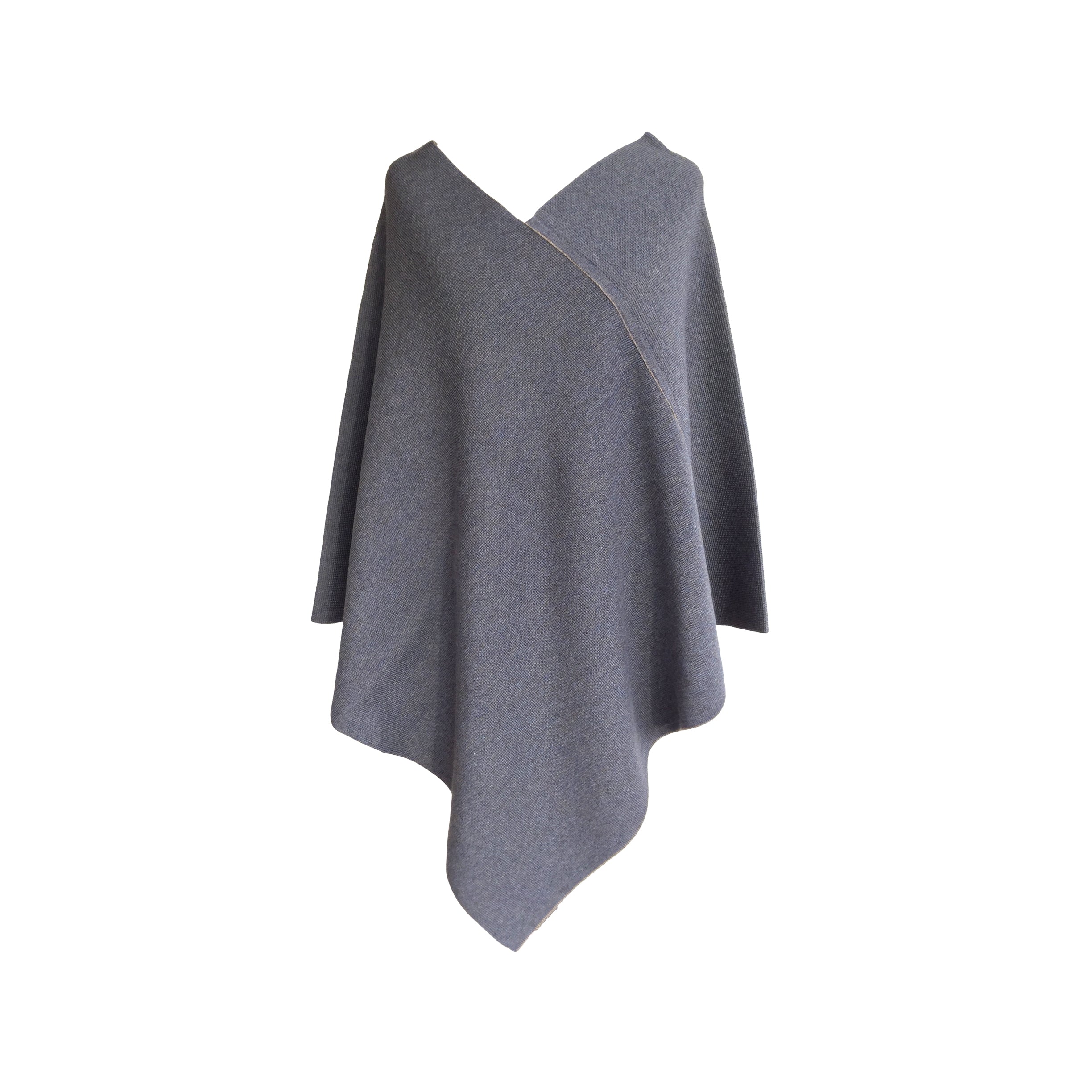 DreieckPoncho dick aus Merinowolle – Made in Austria