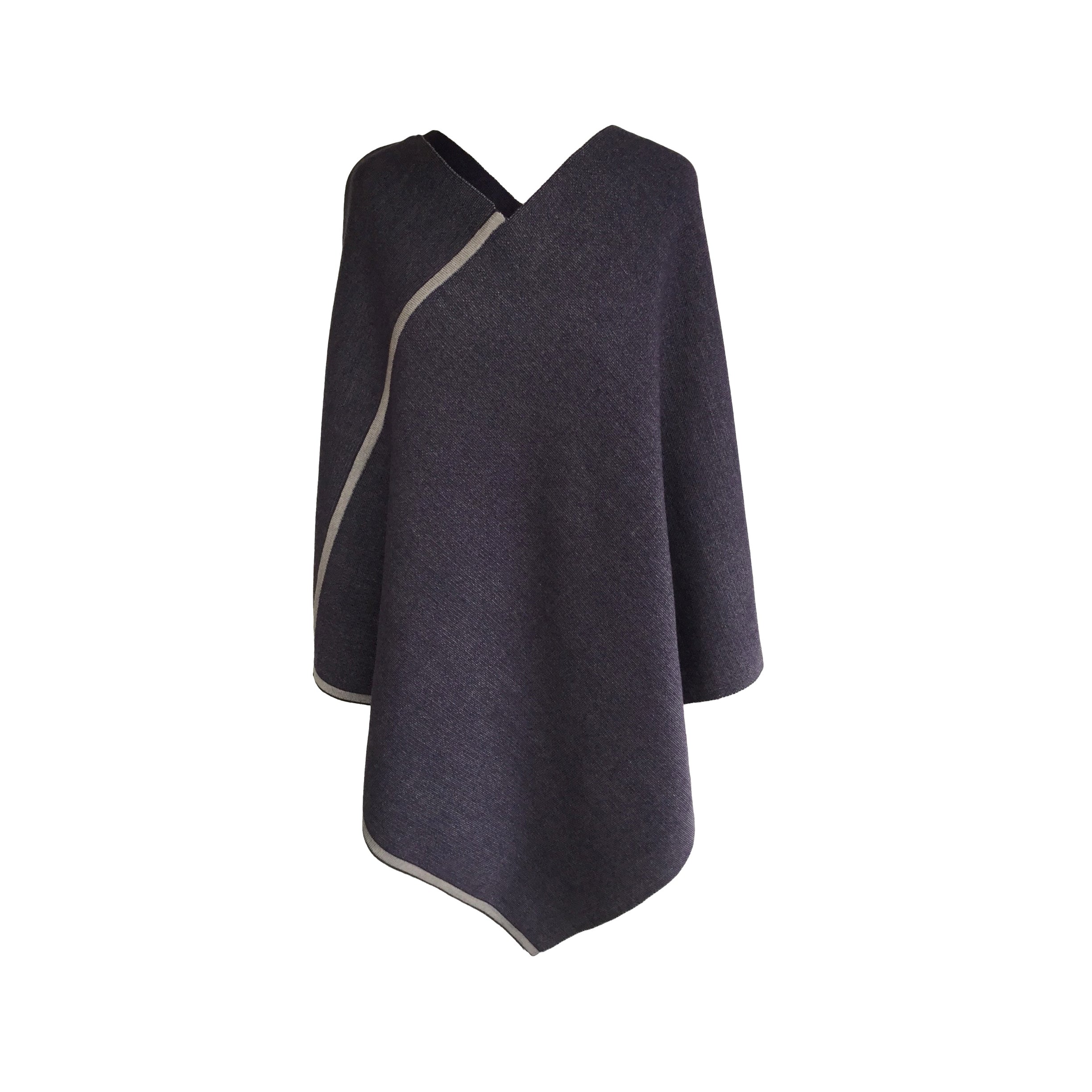 DreieckPoncho dünn aus Merinowolle – Made in Austria