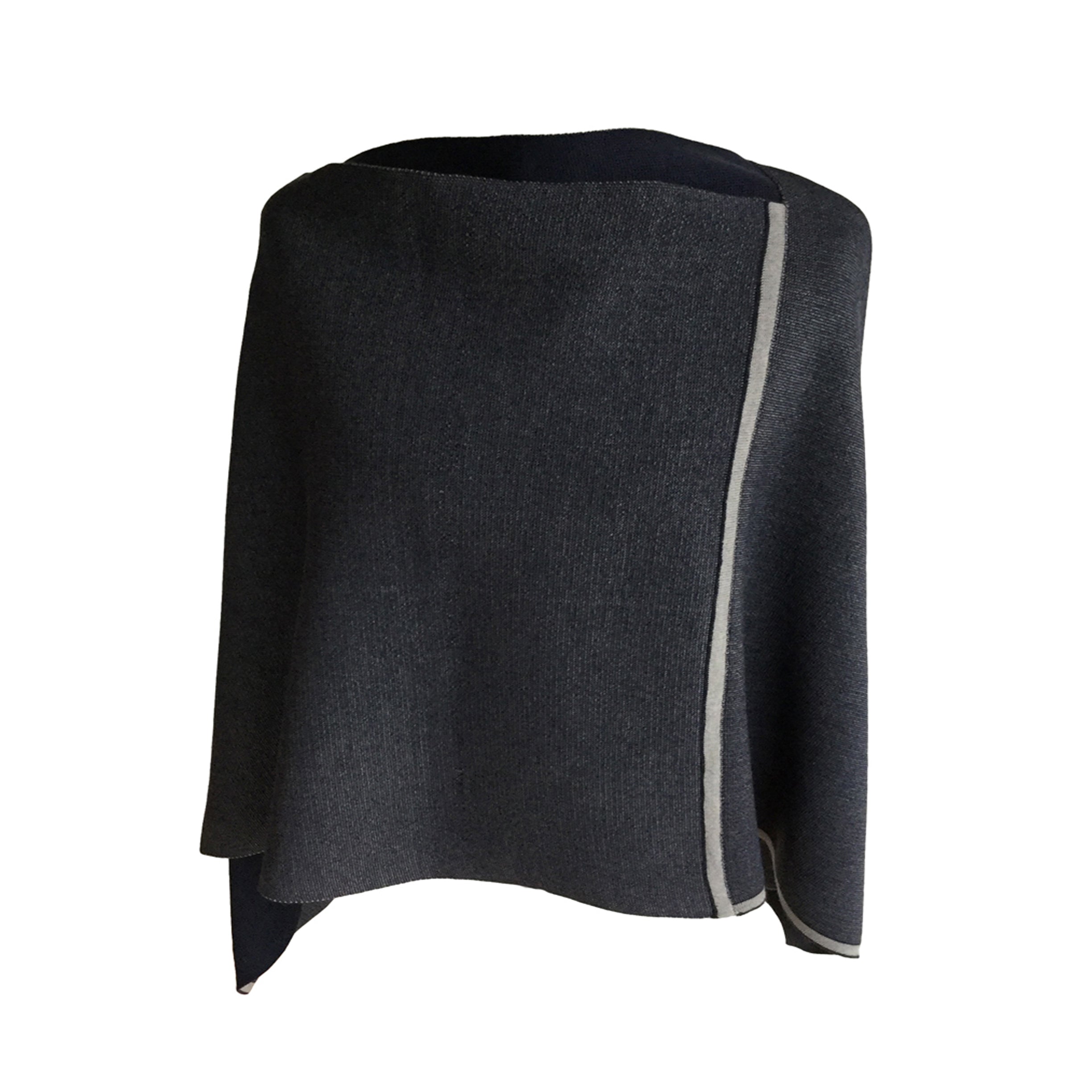 DreieckPoncho dünn aus Merinowolle – Made in Austria