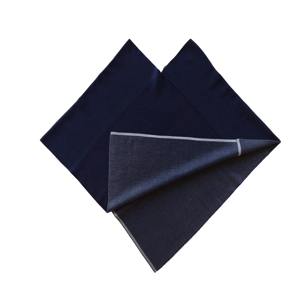 DreieckPoncho dünn aus Merinowolle – Made in Austria