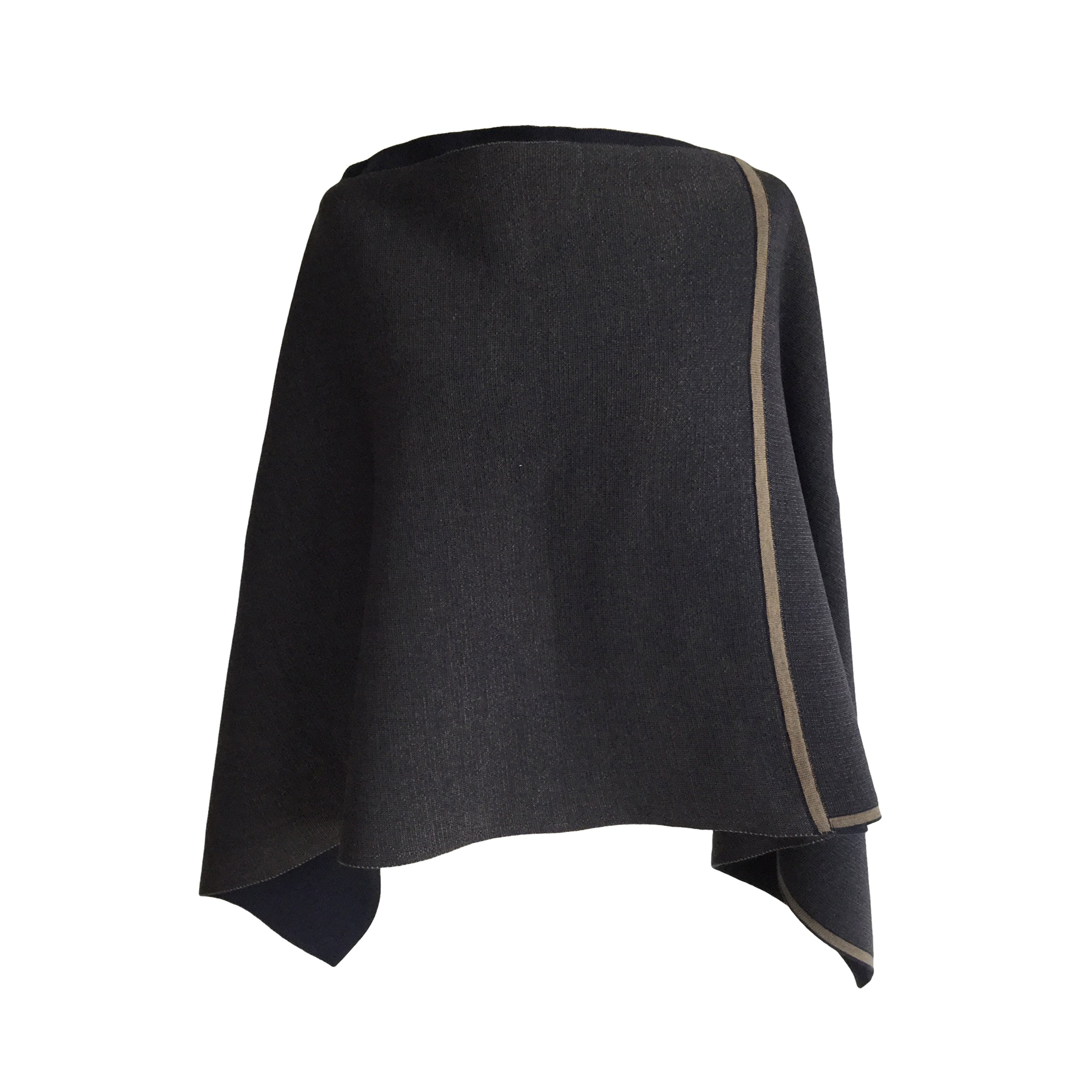 DreieckPoncho dünn aus Merinowolle – Made in Austria
