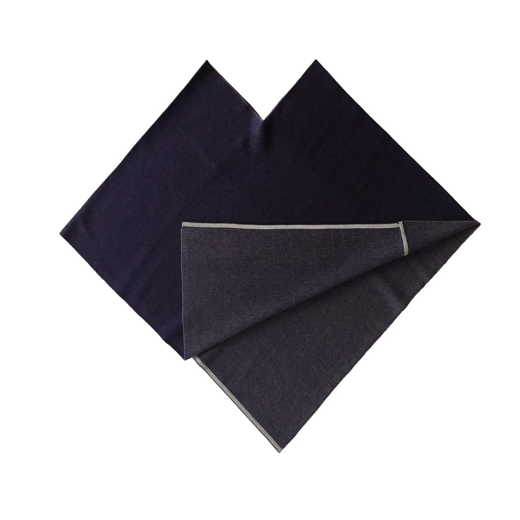 DreieckPoncho dünn aus Merinowolle – Made in Austria