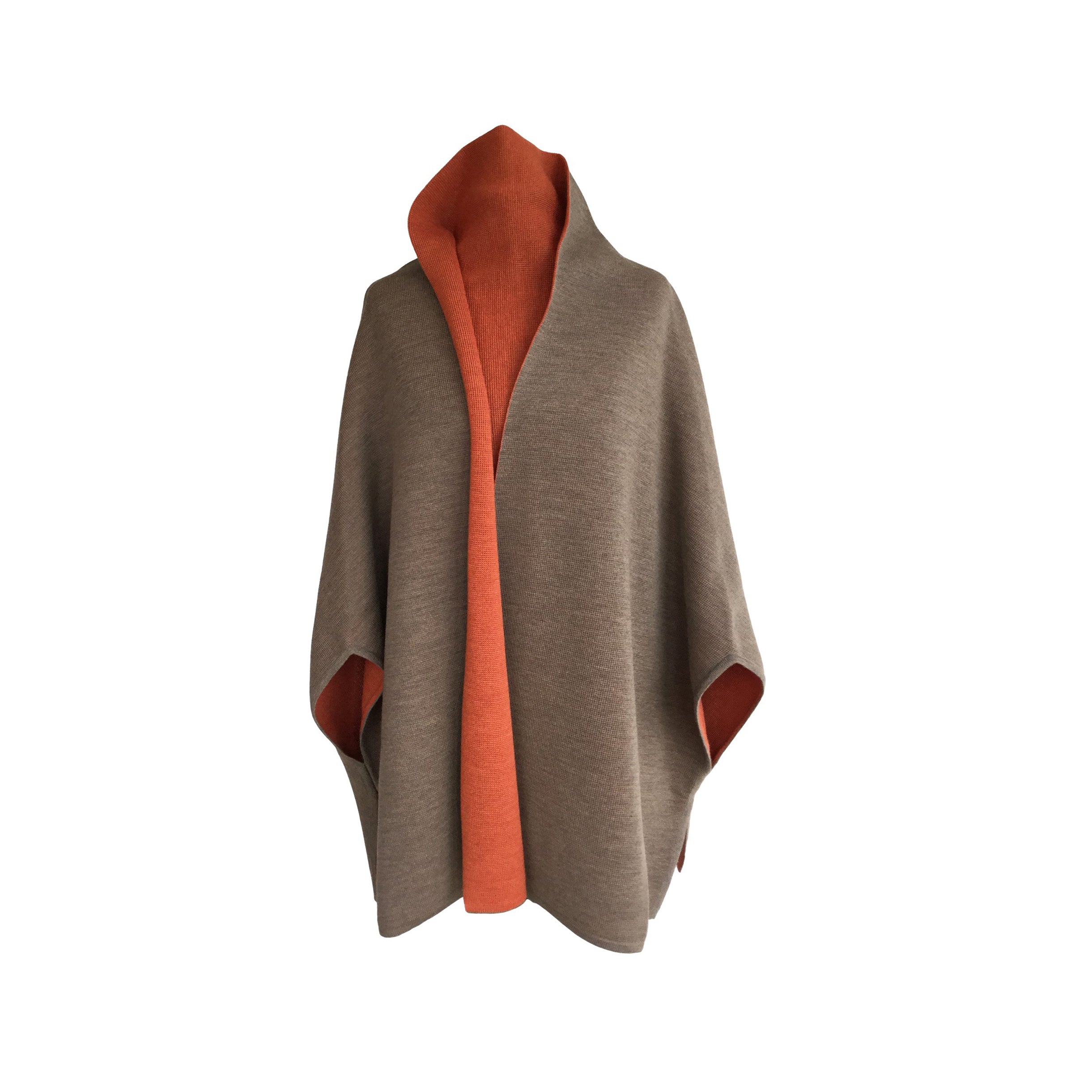 MantelCape aus Merinowolle – Made in Austria