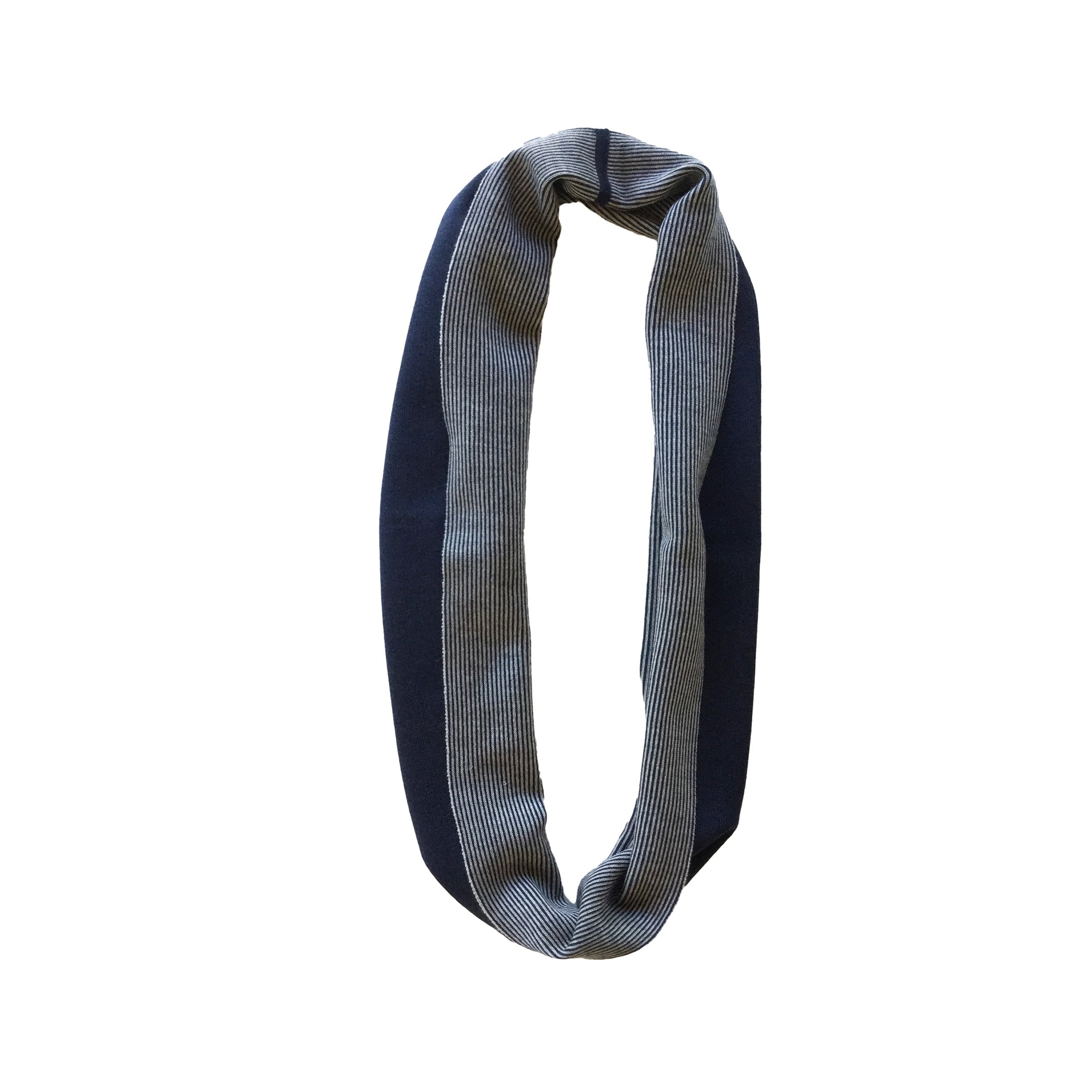 RundSchal aus Merinowolle – Made in Austria